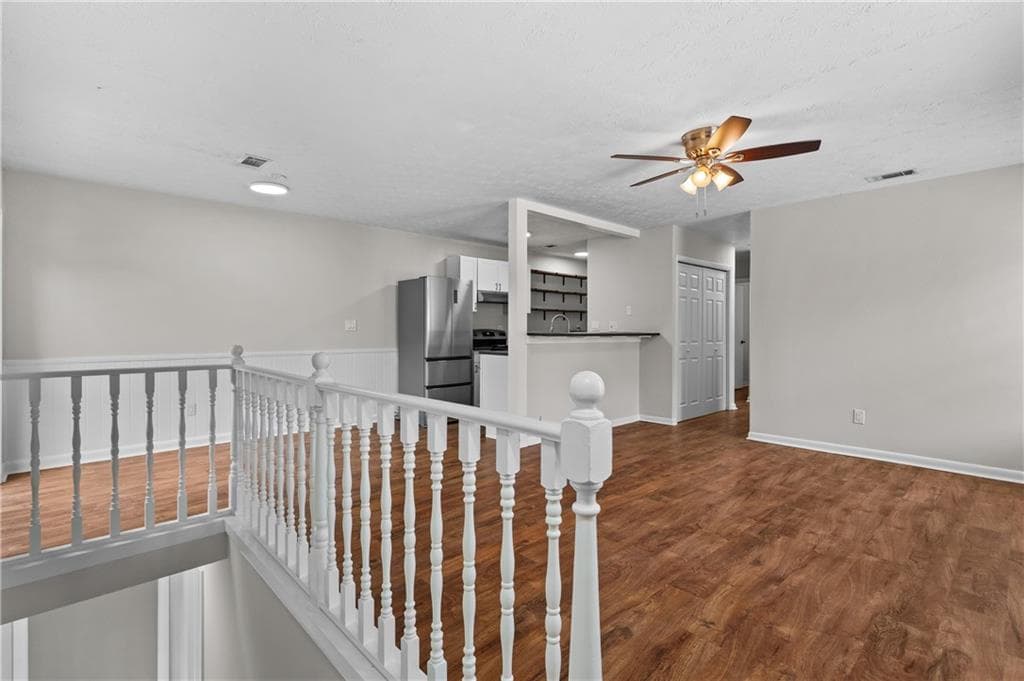 2 bedroom, 1 bathroom, 882 sq ft condominium for sale at 1356 Old Coach Road, Marietta, GA 30008