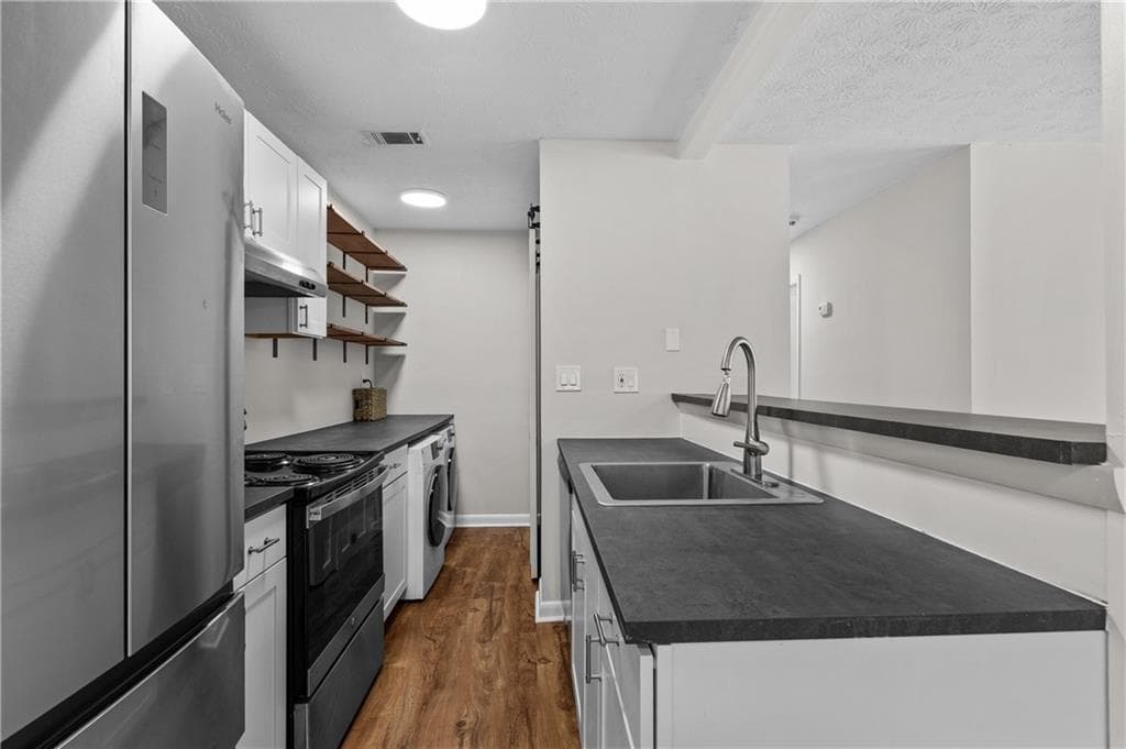 2 bedroom, 1 bathroom, 882 sq ft condominium for sale at 1356 Old Coach Road, Marietta, GA 30008 — photo 9