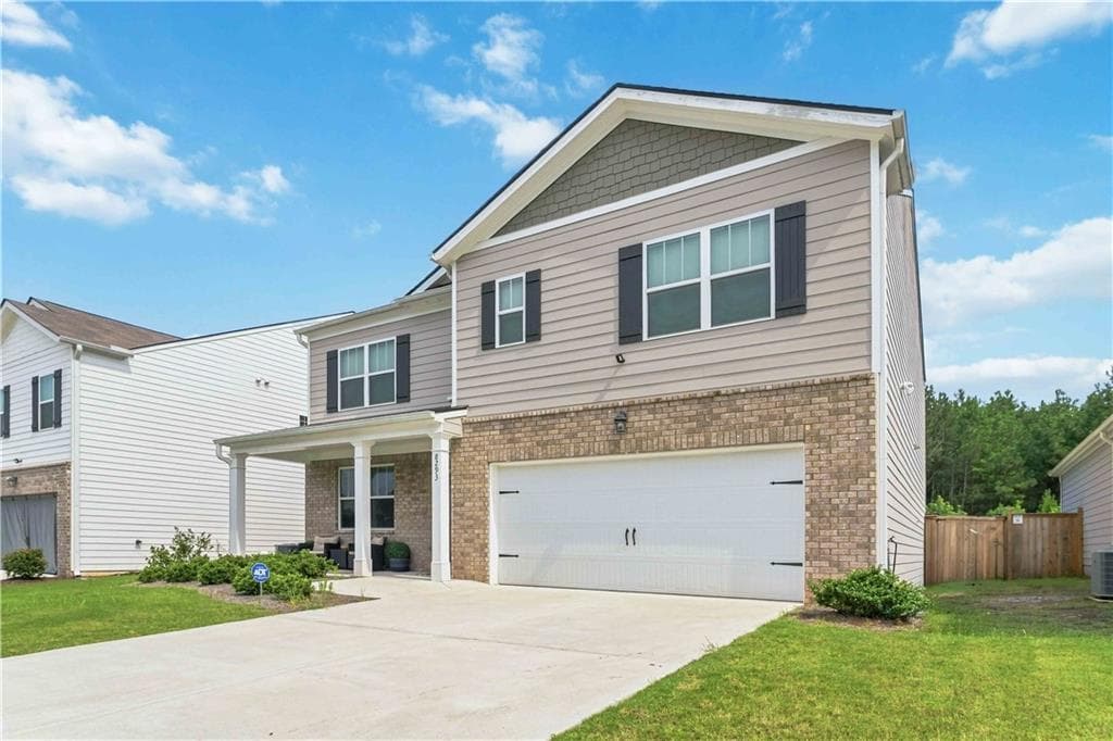 5 bedroom, 3 bathroom, 2,511 sq ft single family residence under contract at 8293 Bluewater Drive, Fairburn, GA 30213 — photo 2