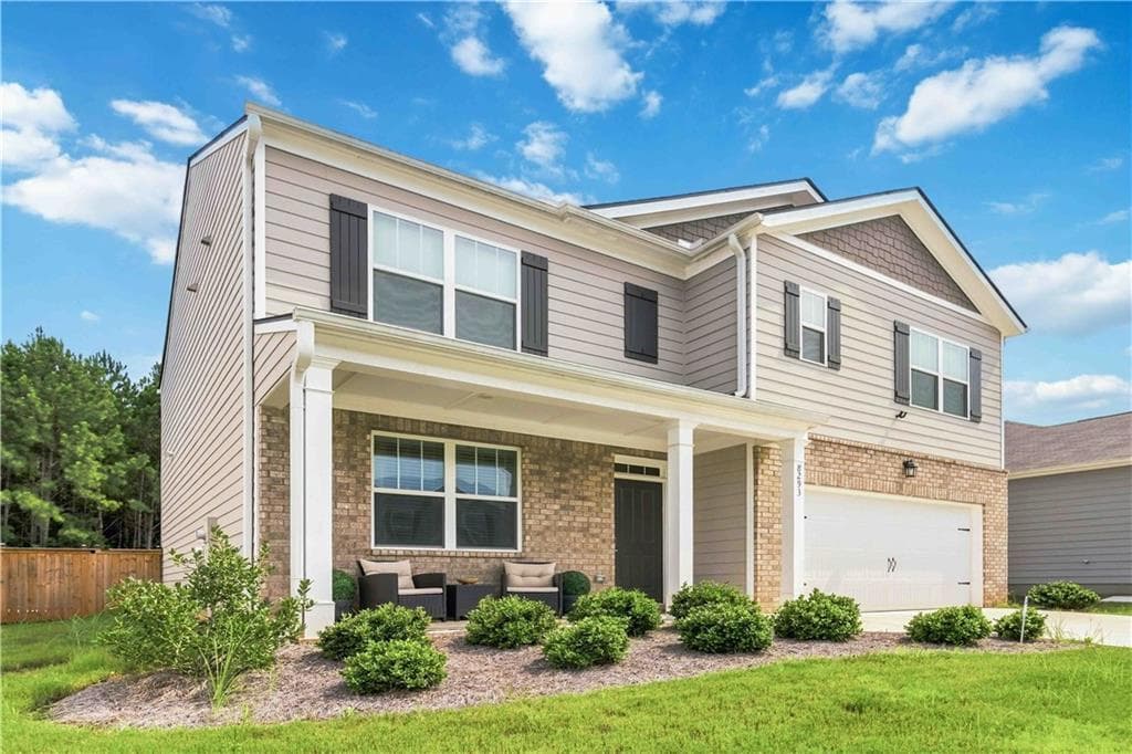 5 bedroom, 3 bathroom, 2,511 sq ft single family residence under contract at 8293 Bluewater Drive, Fairburn, GA 30213 — photo 3