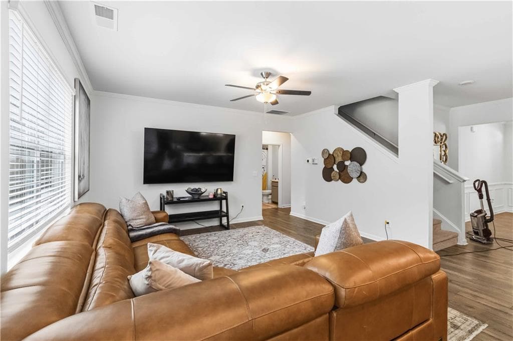 5 bedroom, 3 bathroom, 2,511 sq ft single family residence under contract at 8293 Bluewater Drive, Fairburn, GA 30213 — photo 8