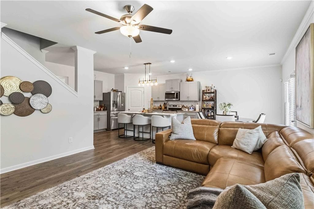 5 bedroom, 3 bathroom, 2,511 sq ft single family residence under contract at 8293 Bluewater Drive, Fairburn, GA 30213 — photo 9