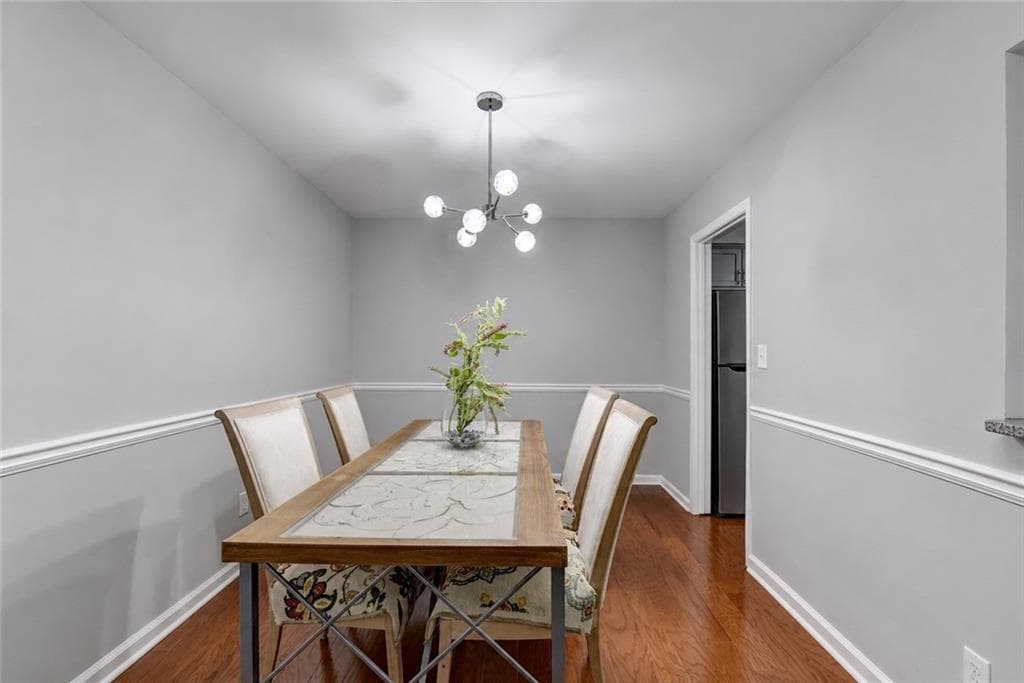 2 bedroom, 2 bathroom, 1,392 sq ft townhouse for sale at 6520 Roswell Road 30, Sandy Springs, GA 30328 — photo 3