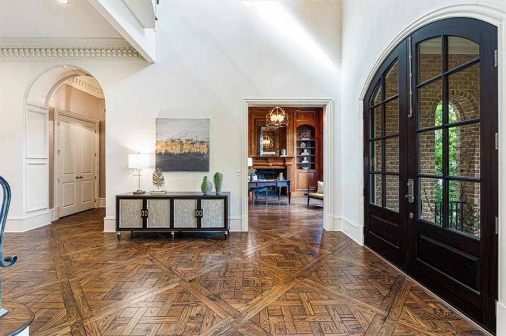 6 bedroom, 9 bathroom, 10,300 sq ft single family residence for sale at 3225 W Paces Park Court, Atlanta, GA 30327 — photo 6