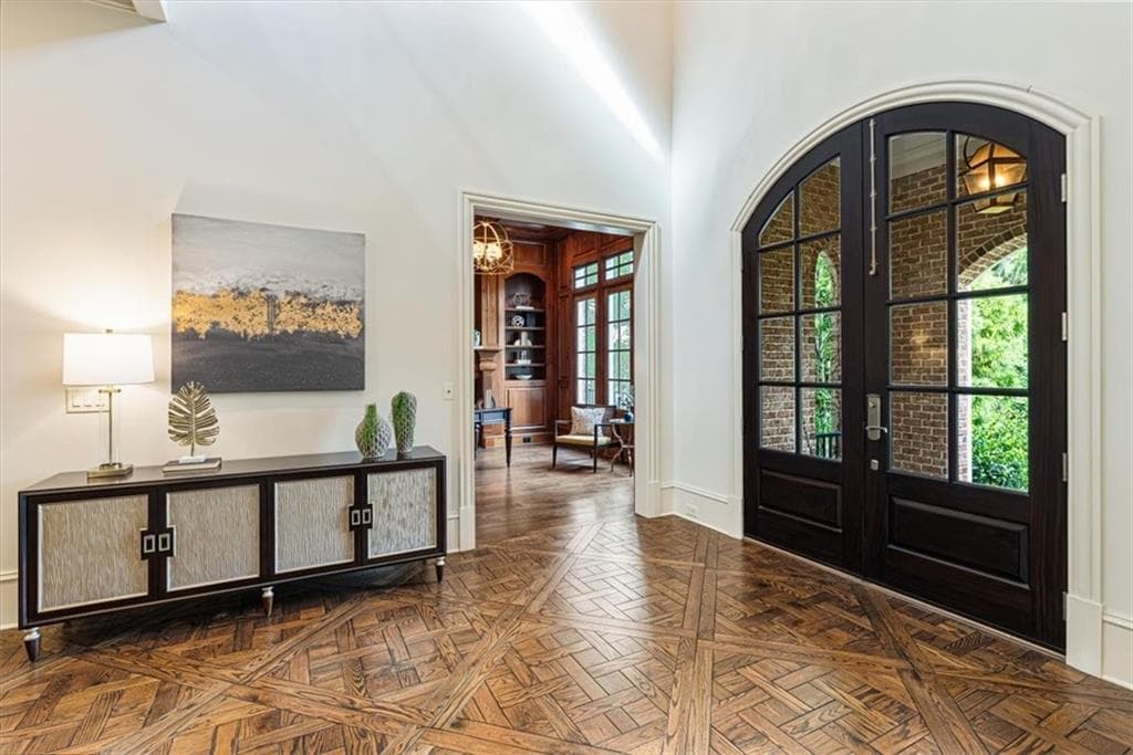 6 bedroom, 9 bathroom, 10,300 sq ft single family residence for sale at 3225 W Paces Park Court, Atlanta, GA 30327 — photo 7