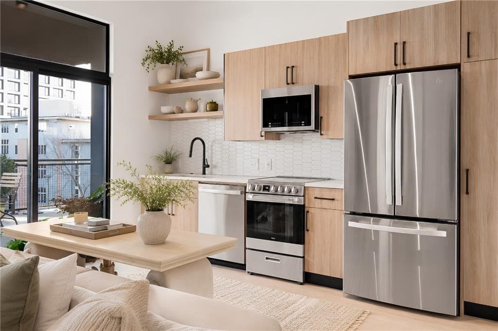 1 bedroom, 1 bathroom, 630 sq ft condominium for sale at 567 Ponce De Leon Avenue 319, Atlanta, GA 30308 — photo 10