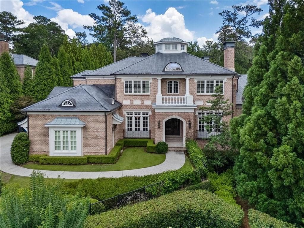 6 bedroom, 9 bathroom, 10,300 sq ft single family residence for sale at 3225 W Paces Park Court, Atlanta, GA 30327
