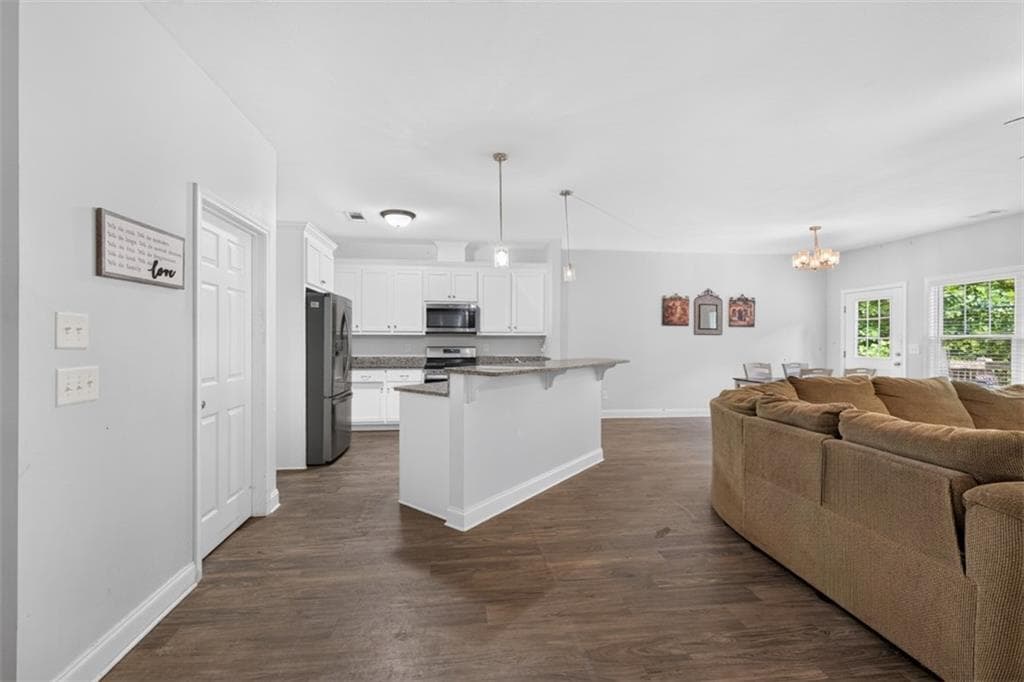 3 bedroom, 2 bathroom, 1,644 sq ft single family residence for sale at 4307 Pearhaven Lane, Gainesville, GA 30504 — photo 3