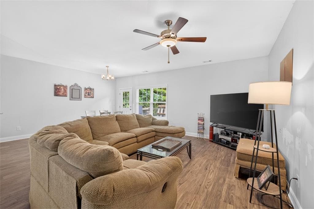 3 bedroom, 2 bathroom, 1,644 sq ft single family residence for sale at 4307 Pearhaven Lane, Gainesville, GA 30504 — photo 4