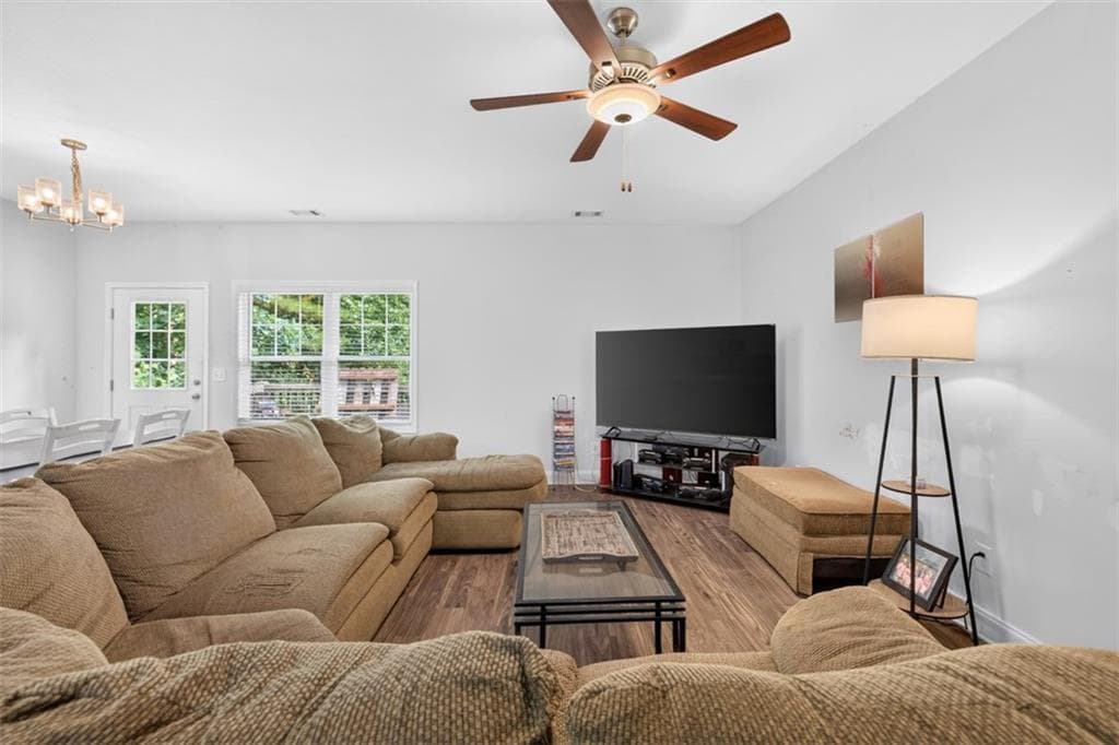 3 bedroom, 2 bathroom, 1,644 sq ft single family residence for sale at 4307 Pearhaven Lane, Gainesville, GA 30504 — photo 5