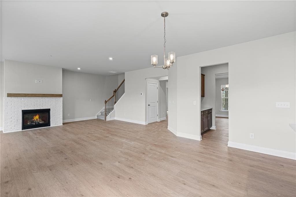 6 bedroom, 4 bathroom, 3,080 sq ft single family residence for sale at 4865 Rosarian Drive, Cumming, GA 30040 — photo 6