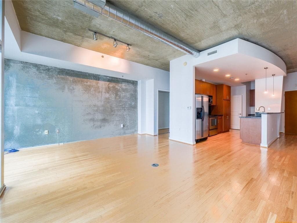 1 bedroom, 1 bathroom, 668 sq ft condominium sold at 943 Peachtree Street 1909, Atlanta, GA 30309