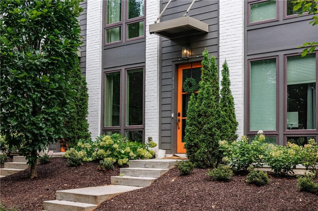 3 bedroom, 2 bathroom, 1,313 sq ft townhouse under contract at 443 Parkway Drive, Atlanta, GA 30308 — photo 2