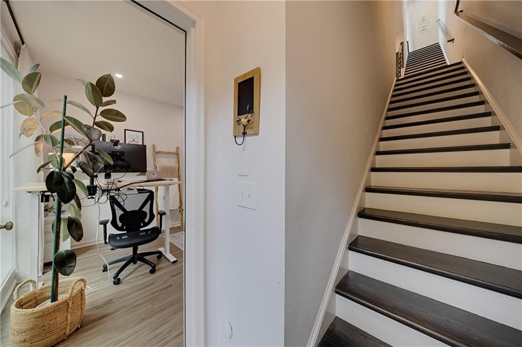 3 bedroom, 2 bathroom, 1,313 sq ft townhouse under contract at 443 Parkway Drive, Atlanta, GA 30308 — photo 5