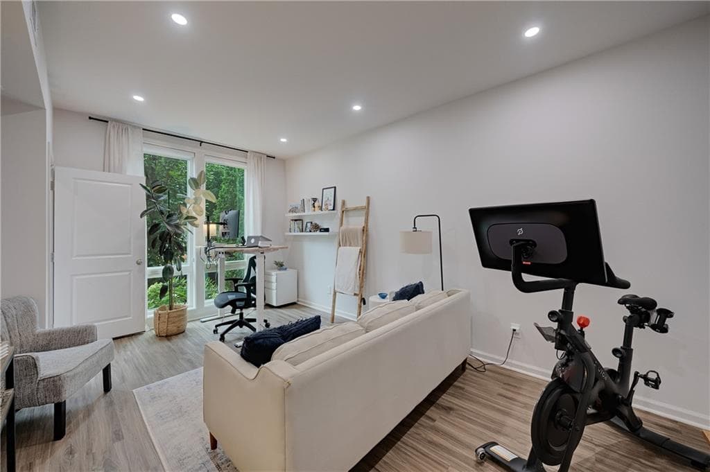 3 bedroom, 2 bathroom, 1,313 sq ft townhouse under contract at 443 Parkway Drive, Atlanta, GA 30308 — photo 8