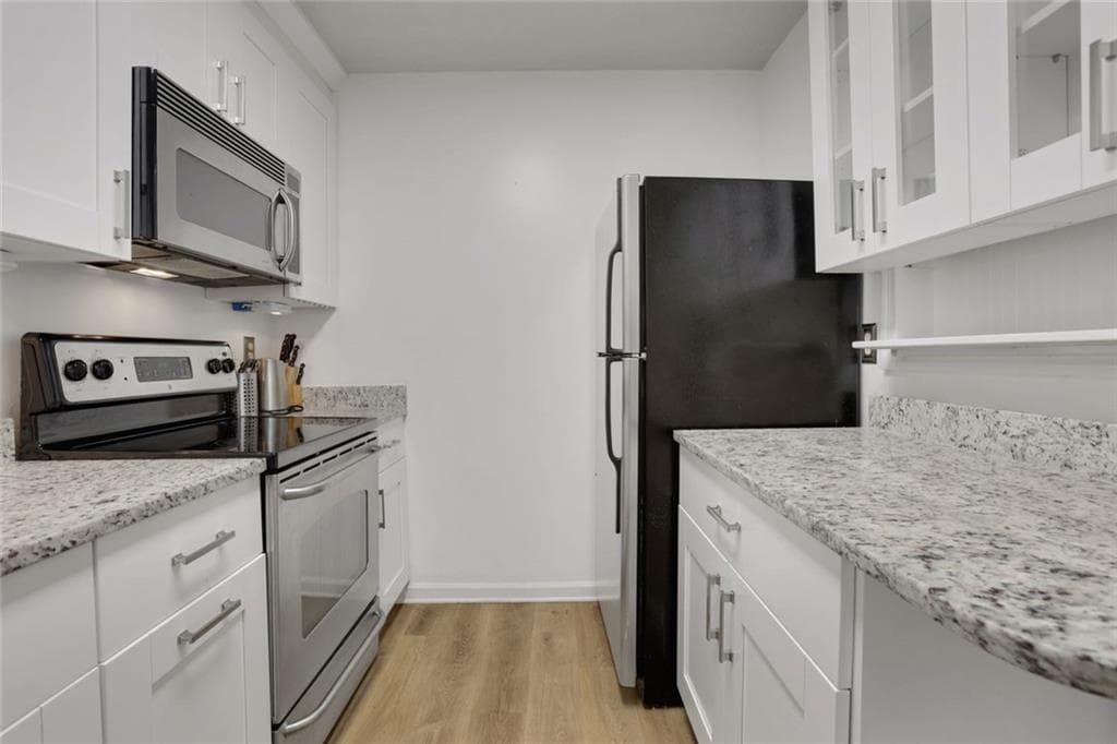 2 bedroom, 2 bathroom, 1,182 sq ft condominium for sale at 3843 Woodridge Way, Tucker, GA 30084 — photo 5