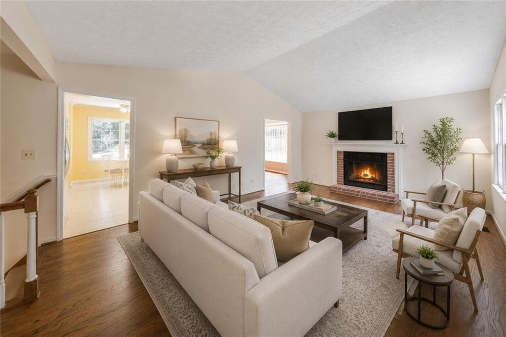 5 bedroom, 4 bathroom, 3,580 sq ft single family residence for sale at 11675 Highland Colony Drive, Roswell, GA 30075 — photo 4