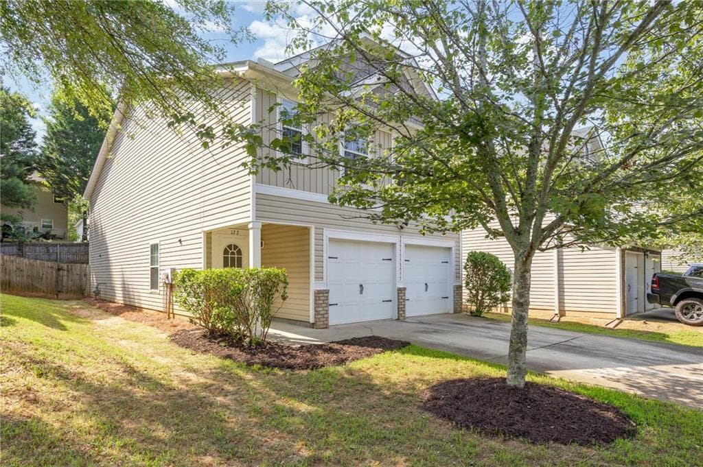 4 bedroom, 3 bathroom, 2,320 sq ft single family residence for sale at 122 Hidden Creek, Canton, GA 30114 — photo 2