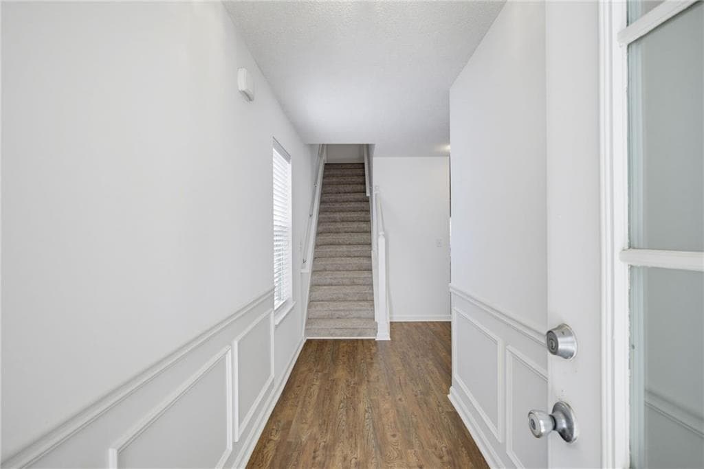 4 bedroom, 3 bathroom, 2,320 sq ft single family residence for sale at 122 Hidden Creek, Canton, GA 30114 — photo 4