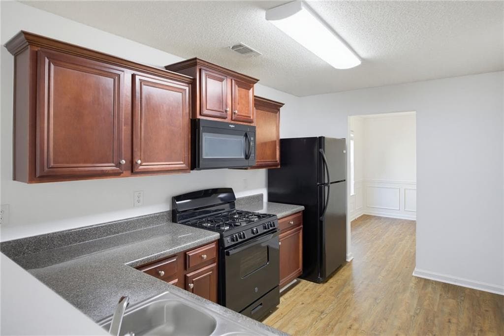 4 bedroom, 3 bathroom, 2,320 sq ft single family residence for sale at 122 Hidden Creek, Canton, GA 30114 — photo 10