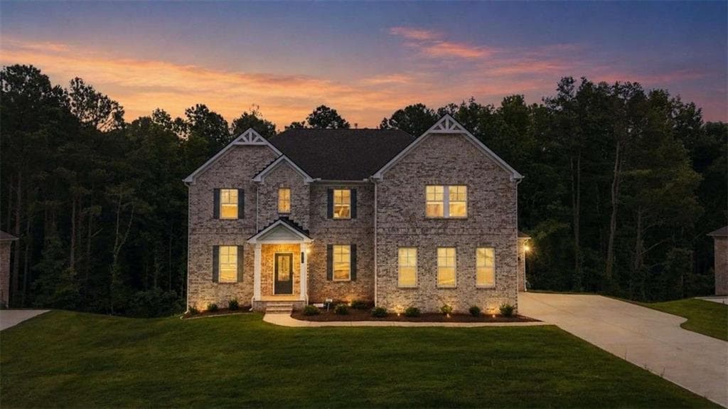 6 bedroom, 5 bathroom, 5,607 sq ft single family residence for sale at 301 Delta Drive, Mcdonough, GA 30252 — photo 2