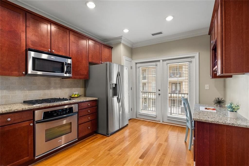 2 bedroom, 2 bathroom, 1,400 sq ft condominium for sale at 2704 Wander Lane, Alpharetta, GA 30022 — photo 4