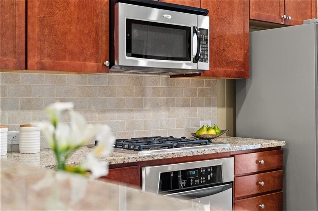 2 bedroom, 2 bathroom, 1,400 sq ft condominium for sale at 2704 Wander Lane, Alpharetta, GA 30022 — photo 5