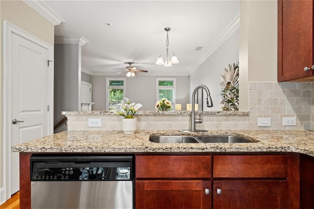 2 bedroom, 2 bathroom, 1,400 sq ft condominium for sale at 2704 Wander Lane, Alpharetta, GA 30022 — photo 8