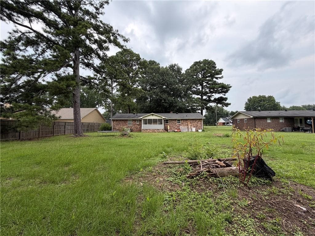 3 bedroom, 2 bathroom, 1,414 sq ft single family residence under contract at 114 Shelia Drive, Cedartown, GA 30125 — photo 2
