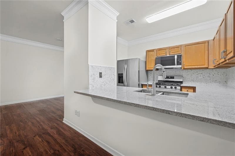 2 bedroom, 3 bathroom, 1,550 sq ft townhouse for rent at 5662 Lawley Drive, Johns Creek, GA 30022 for $2,500 a month — photo 10