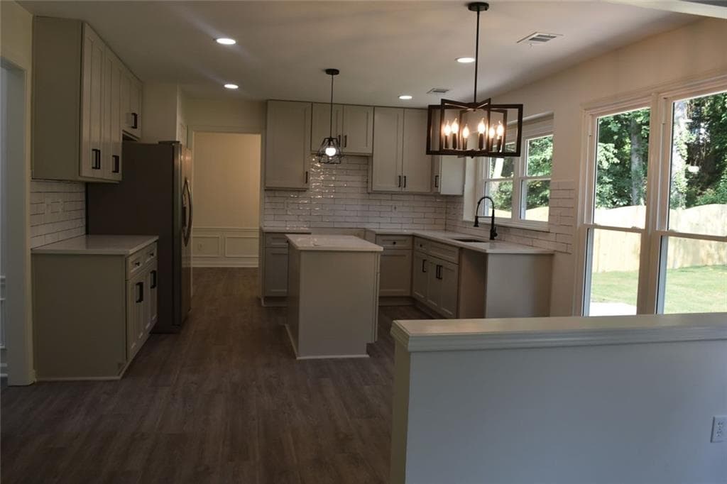 4 bedroom, 3 bathroom, 2,176 sq ft single family residence for rent at 10680 Glenbarr Drive, Johns Creek, GA 30097 for $2,950 a month — photo 4