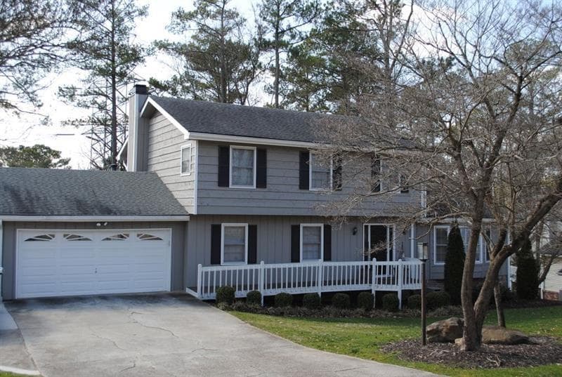 5 bedroom, 4 bathroom, 3,424 sq ft single family residence for rent at 4060 Summit Drive, Marietta, GA 30068 for $3,200 a month — photo 2