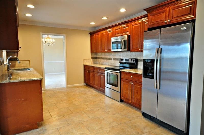5 bedroom, 4 bathroom, 3,424 sq ft single family residence for rent at 4060 Summit Drive, Marietta, GA 30068 for $3,200 a month — photo 4