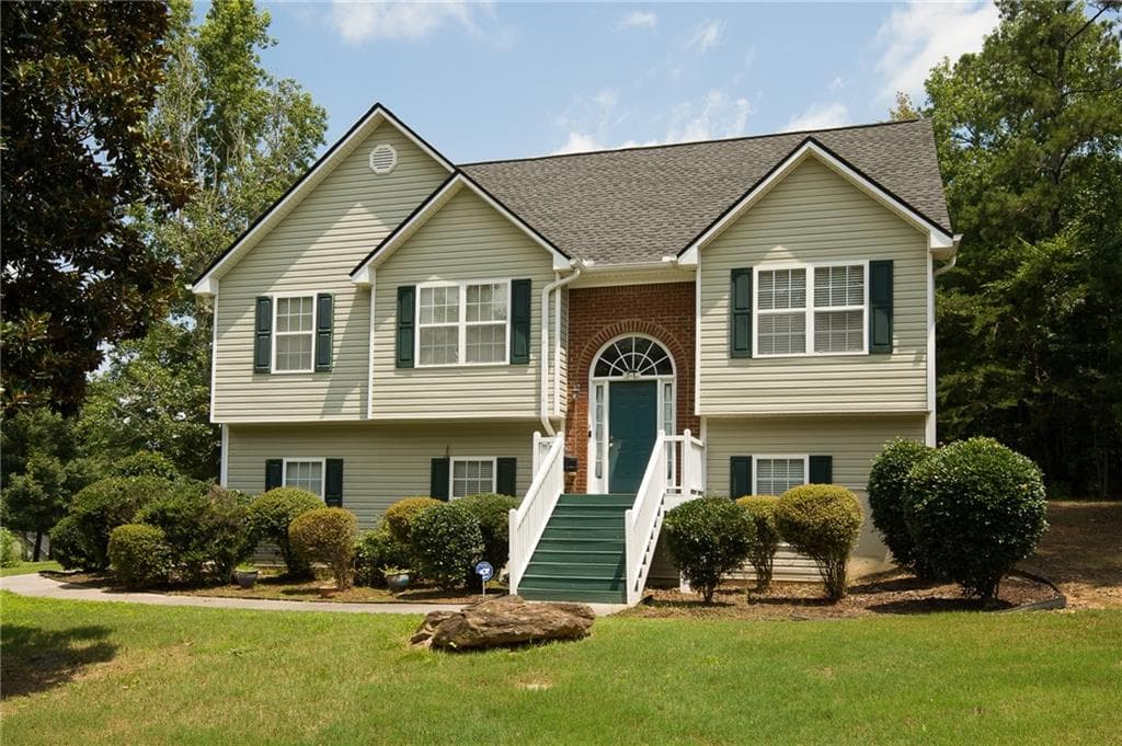 4 bedroom, 3 bathroom, 2,216 sq ft single family residence for sale at 201 Taylor Ridge Trail, Villa Rica, GA 30180 — photo 1 of 29