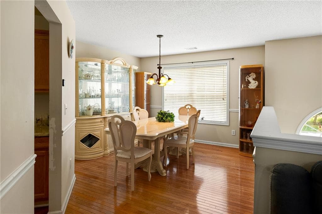 4 bedroom, 3 bathroom, 2,216 sq ft single family residence for sale at 201 Taylor Ridge Trail, Villa Rica, GA 30180 — photo 4