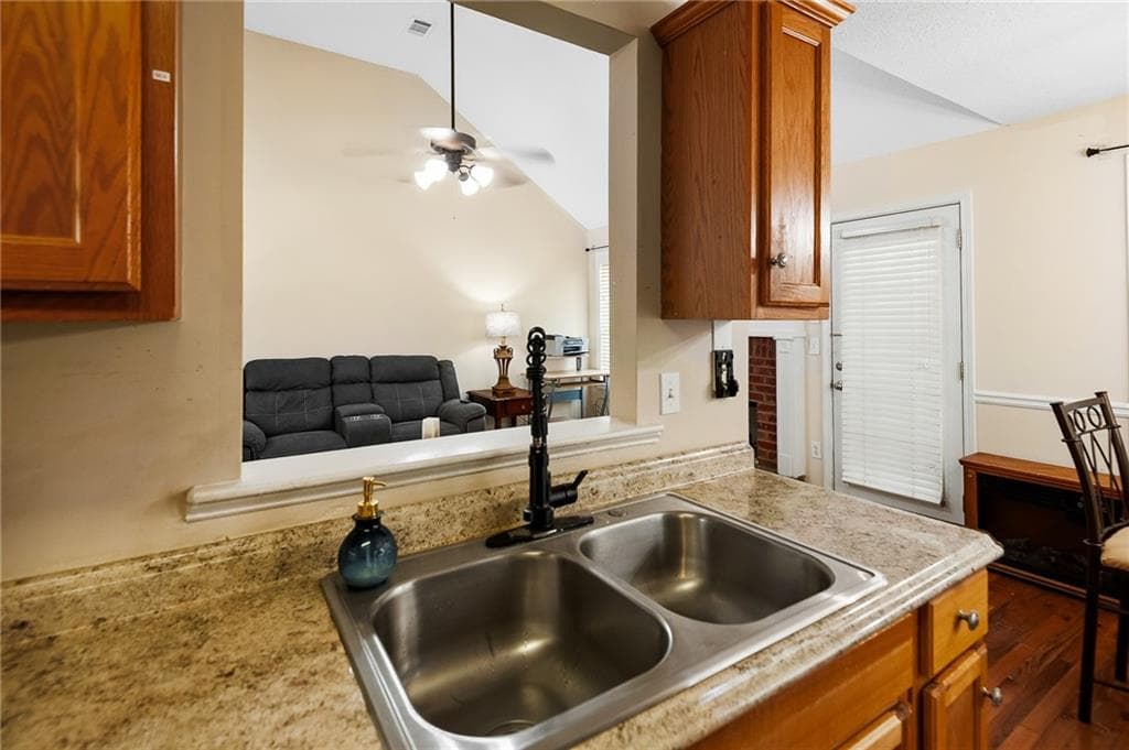4 bedroom, 3 bathroom, 2,216 sq ft single family residence for sale at 201 Taylor Ridge Trail, Villa Rica, GA 30180 — photo 7