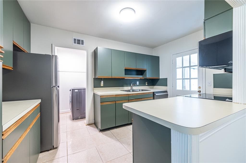 3 bedroom, 2 bathroom, 1,452 sq ft condominium for sale at 2363 Henderson Mill Road 7, Atlanta, GA 30345 — photo 10