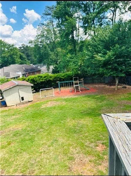 2 bedroom, 1 bathroom, 800 sq ft single family residence for rent at 3168 Sewell Mill Road, Marietta, GA 30062 for $1,750 a month — photo 9