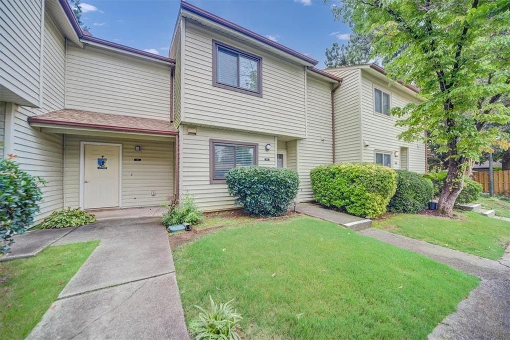 2 bedroom, 3 bathroom, 1,540 sq ft townhouse for sale at 1182 Country Court, Lawrenceville, GA 30044 — photo 2