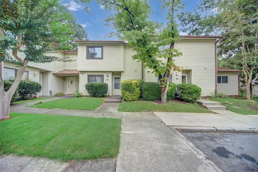 2 bedroom, 3 bathroom, 1,540 sq ft townhouse for sale at 1182 Country Court, Lawrenceville, GA 30044 — photo 4