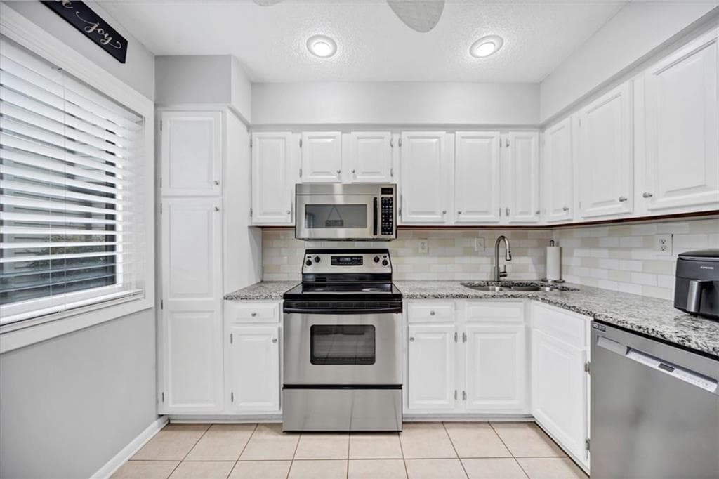 2 bedroom, 3 bathroom, 1,540 sq ft townhouse for sale at 1182 Country Court, Lawrenceville, GA 30044 — photo 9