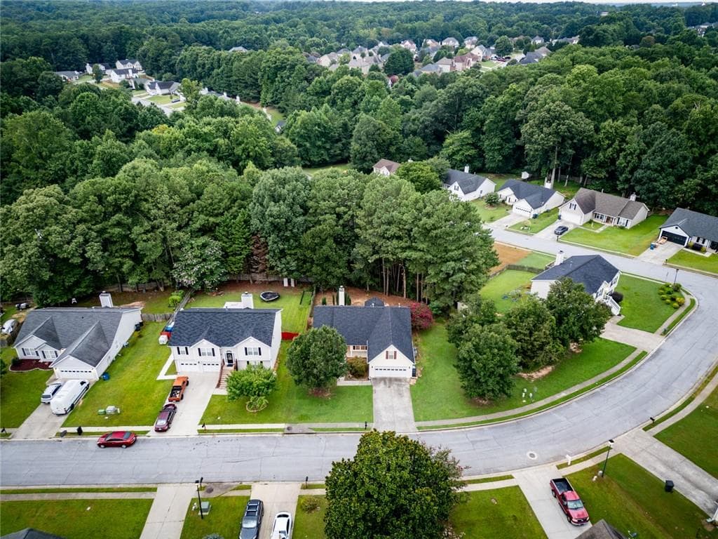 4 bedroom, 2 bathroom, 1,804 sq ft single family residence under contract at 1820 Fort Daniels Trail, Dacula, GA 30019 — photo 4