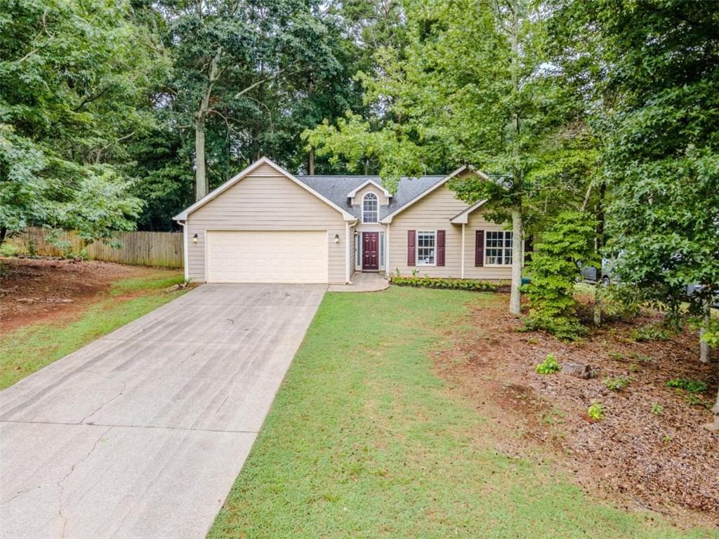 3 bedroom, 2 bathroom, 1,434 sq ft single family residence for sale at 530 Flintlock Drive, Dacula, GA 30019