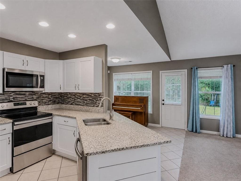 3 bedroom, 2 bathroom, 1,434 sq ft single family residence for sale at 530 Flintlock Drive, Dacula, GA 30019 — photo 3