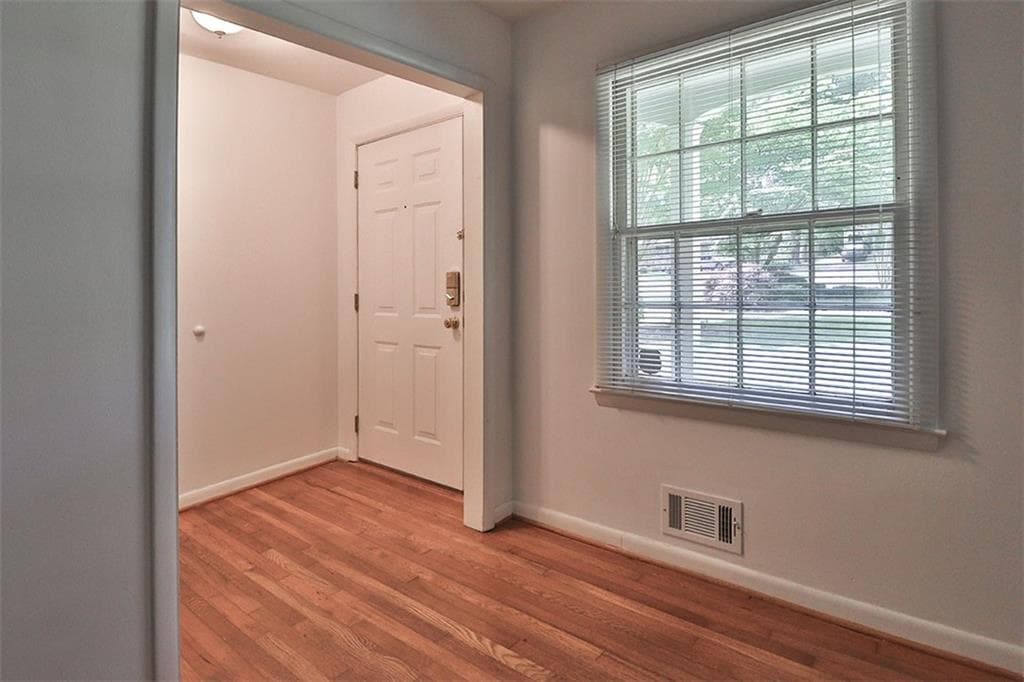 2 bedroom, 2 bathroom single family residence for rent at 3197 Alberta Lane, Tucker, GA 30084 for $2,350 a month — photo 3