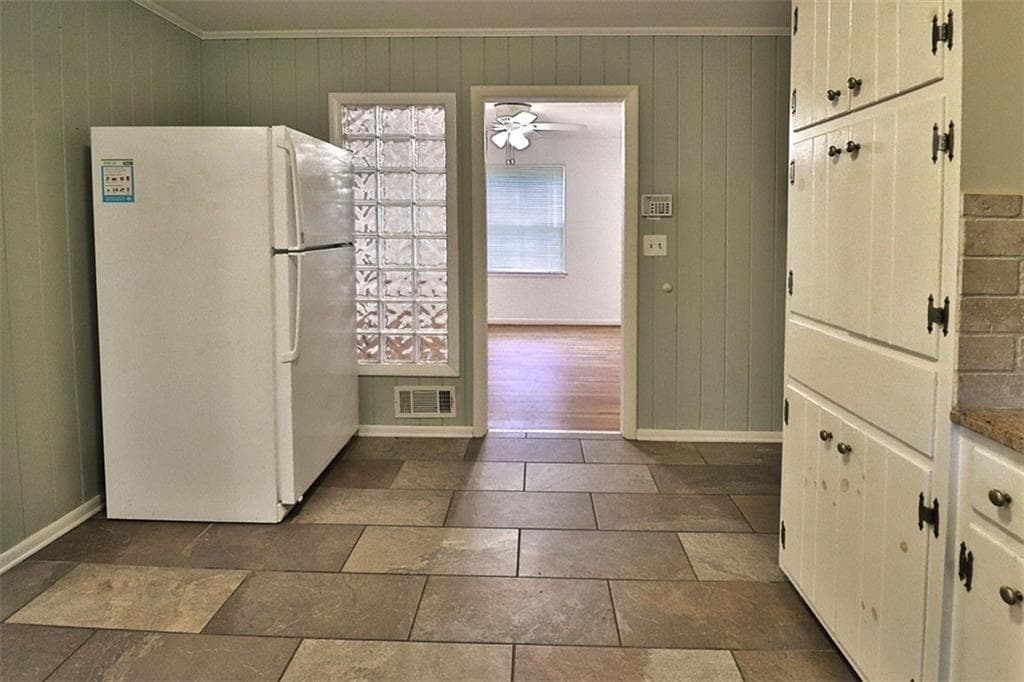 2 bedroom, 2 bathroom single family residence for rent at 3197 Alberta Lane, Tucker, GA 30084 for $2,350 a month — photo 10