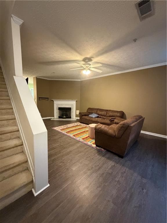 4 bedroom, 3 bathroom, 1,694 sq ft townhouse under contract at 2601 Avery Park Circle, Atlanta, GA 30360 — photo 2
