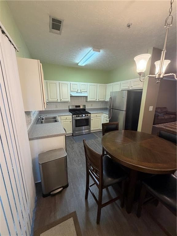4 bedroom, 3 bathroom, 1,694 sq ft townhouse under contract at 2601 Avery Park Circle, Atlanta, GA 30360 — photo 6