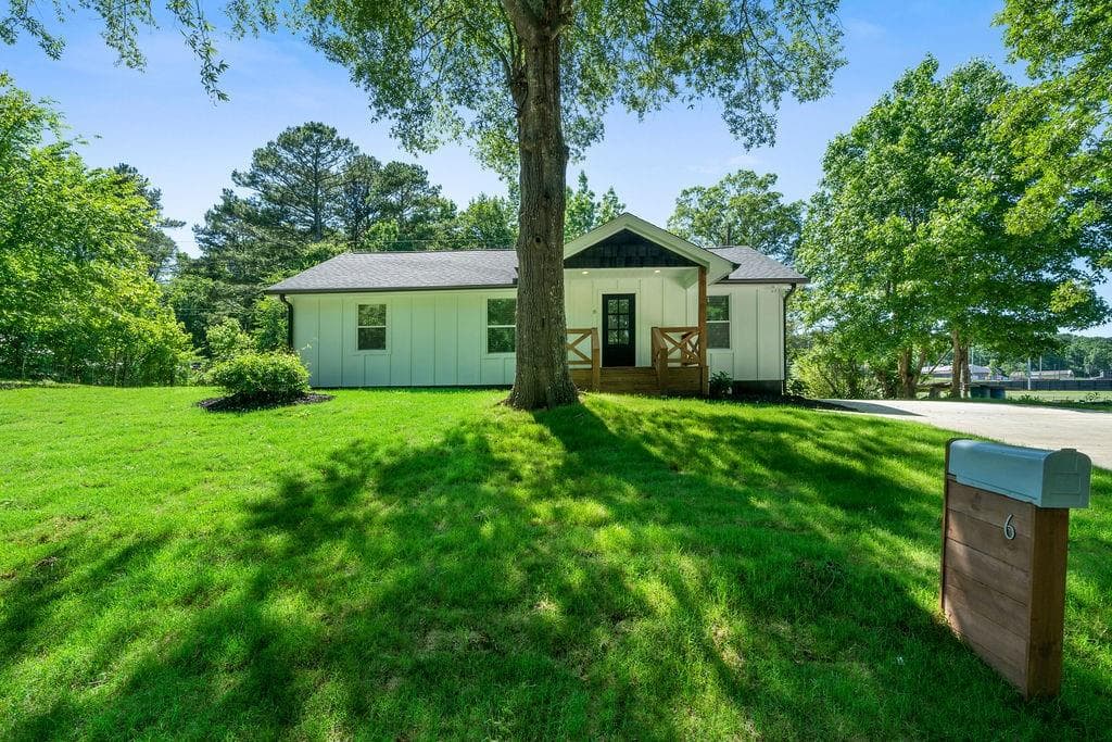6 W Point Drive, Lindale, GA 30147 — most recent listing photo