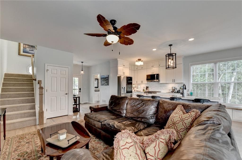 2 bedroom, 2 bathroom, 1,314 sq ft single family residence for sale at 6980 Diana Circle, Gainesville, GA 30506 — photo 9